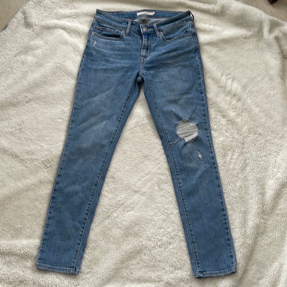 Women’s Levis 711 skinny jeans size 27